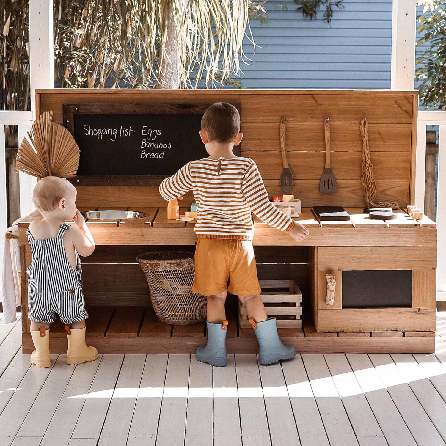 Outdoor Kids Mud Kitchens